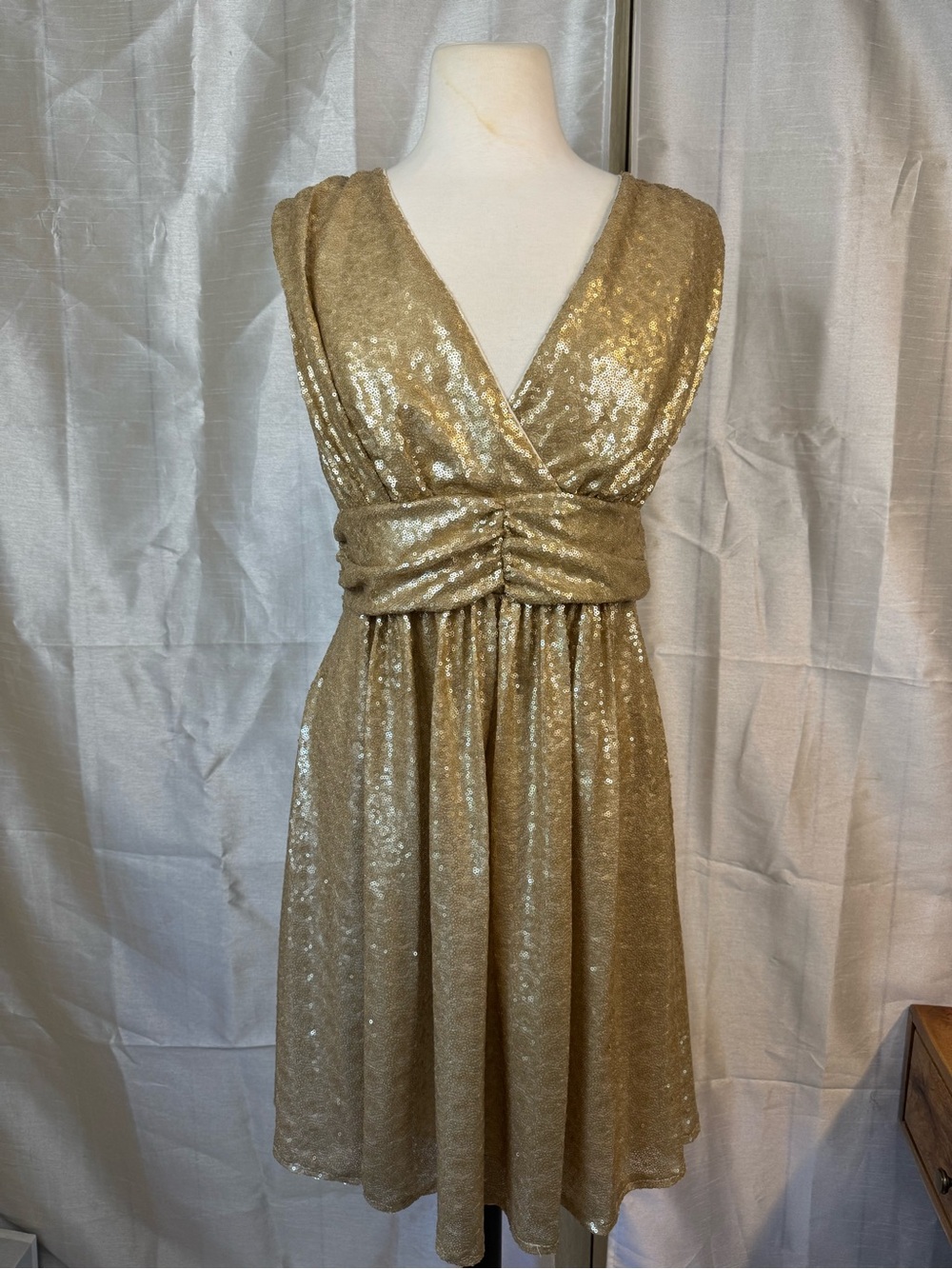 Sleeveless Gold Sequin Midi Dress with Ruched Waist
